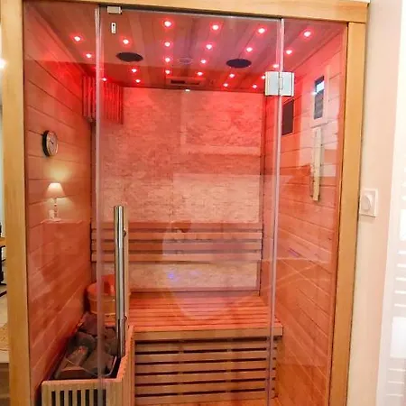 Votre Escale Jungle Sauna & Lägenhet