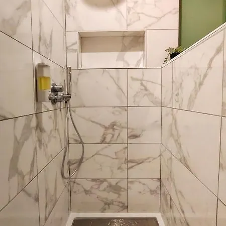 Lägenhet Votre Escale Jungle Sauna & Niort